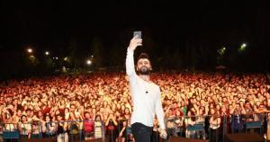 Emre Kaya ile Antalyalılar ‘aşk diye soludu’