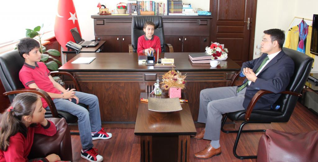 Arsin Kaymakamı Dağ, koltuğunu devretti