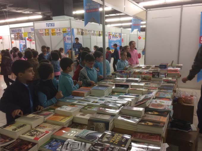 Kitap fuarı tam gaz devam ediyor