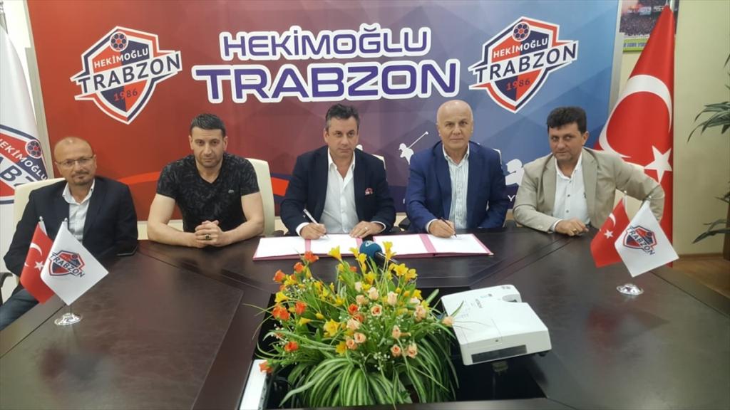 Sadi Tekelioğlu, imzayı attı