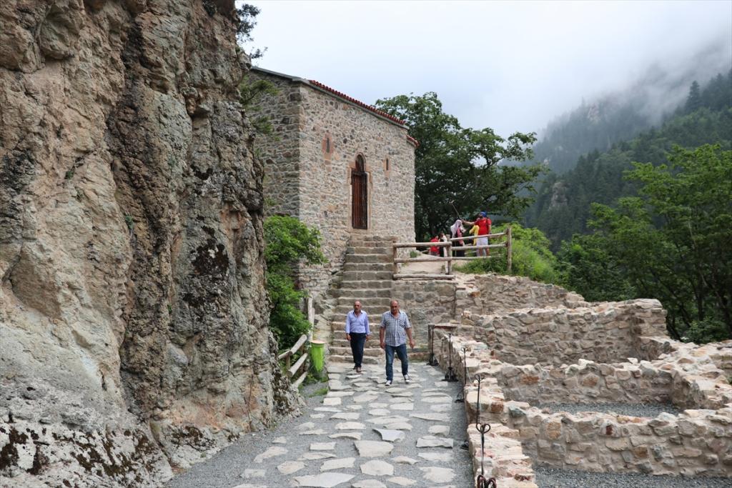 Sümela’nın “Aya Varvara”sına turist ilgisi