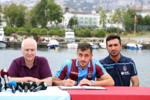 Trabzonspor, İranlı futbolcu Hosseini’yi renklerine bağladı