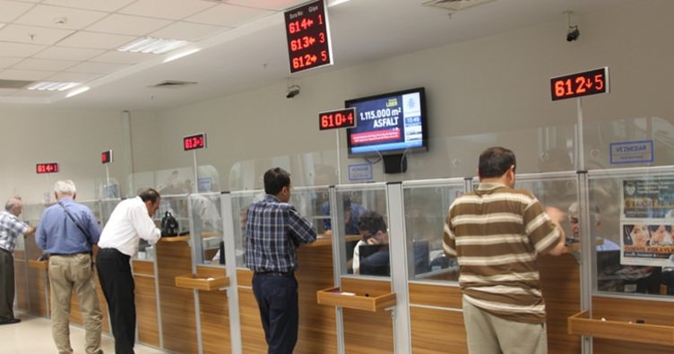 İki kamu bankası şubede bin sınırında