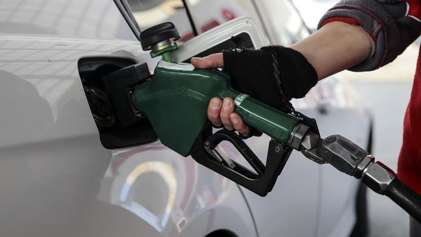 Benzine 15 kuruş zam geliyor
