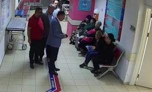 Turist ishali paniğe neden oldu