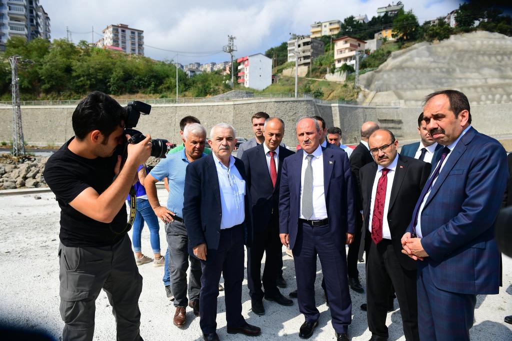 Bakan Cahit Turhan, Trabzon Boztepe’de tünel inşaatında