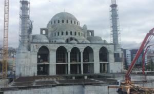 Trabzon’da yapılan yeni caminin zemininde tehlike mi var?