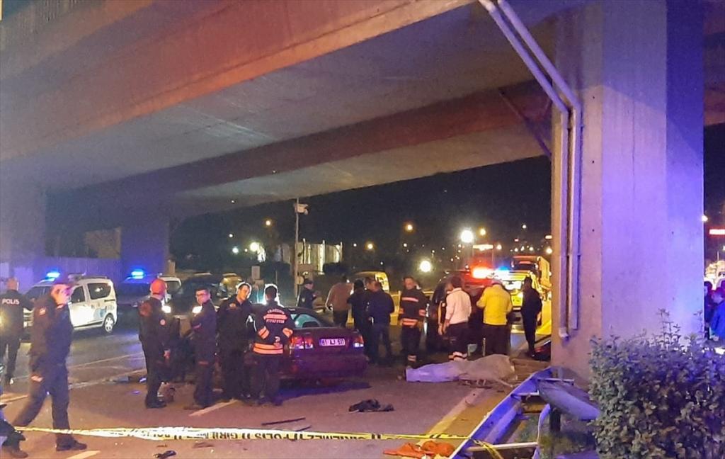 Trabzon’da otomobil köprü ayağına çarptı: 1 ölü, 4 yaralı