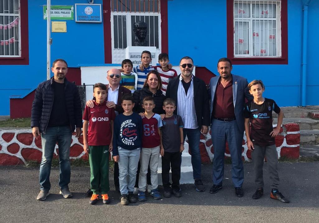 Trabzonspor’dan İstanbul’da taraftarlarının yoğun olduğu mahalleye ziyaret