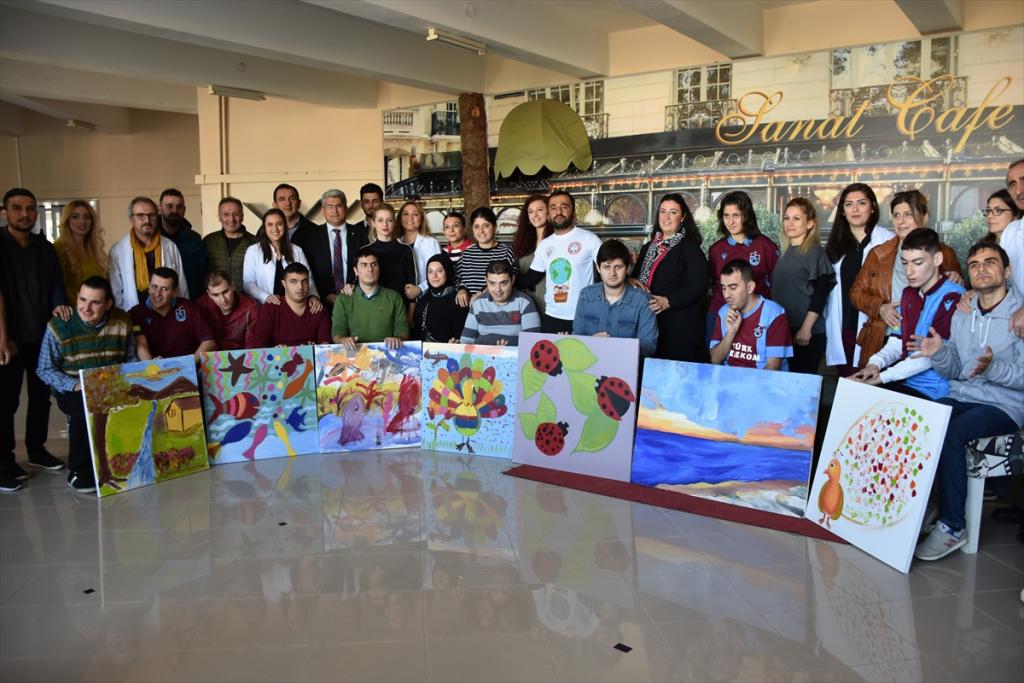 Öğretmen adayları otizmli öğrencilerle aynı projede buluştu