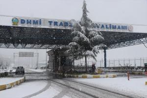 Trabzon’da hava ulaşımına kar engeli