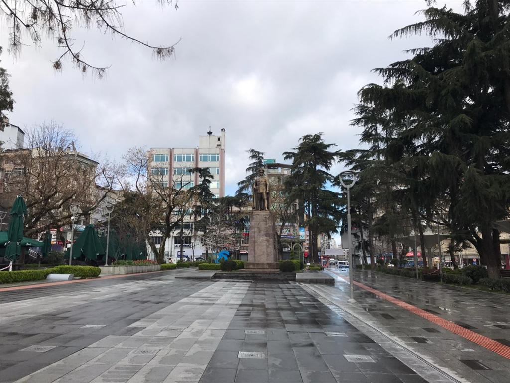 Trabzon’da koronavirüse karşı ilave tedbirlere ve “Evde kal” çağrısına büyük oranda uyuluyor