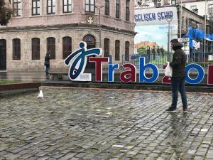 Trabzon’da “Evde kal” çağrılarına uyuluyor