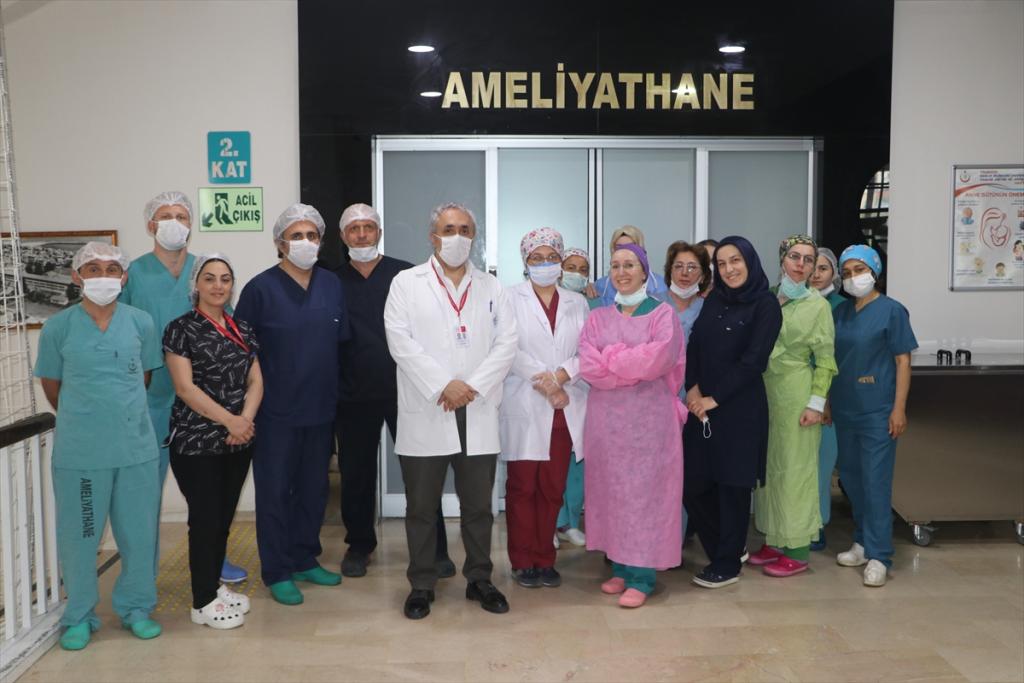 “Plasenta akreata” tanısı konulan anne ve bebeği erken müdahaleyle hayata tutundu