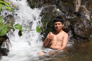 Denizden uzaktaki köy çocuklarından sıra dışı yöntem