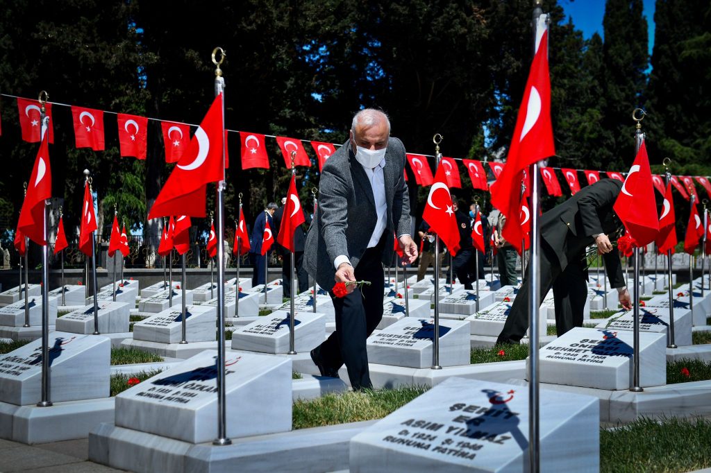 TRABZON ŞEHİTLİĞİNDE DUYGULANDIRAN TÖREN