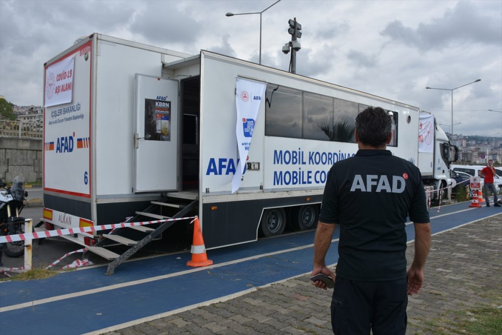 Trabzon’da mobil tırla Kovid-19’a karşı aşı uygulaması başladı