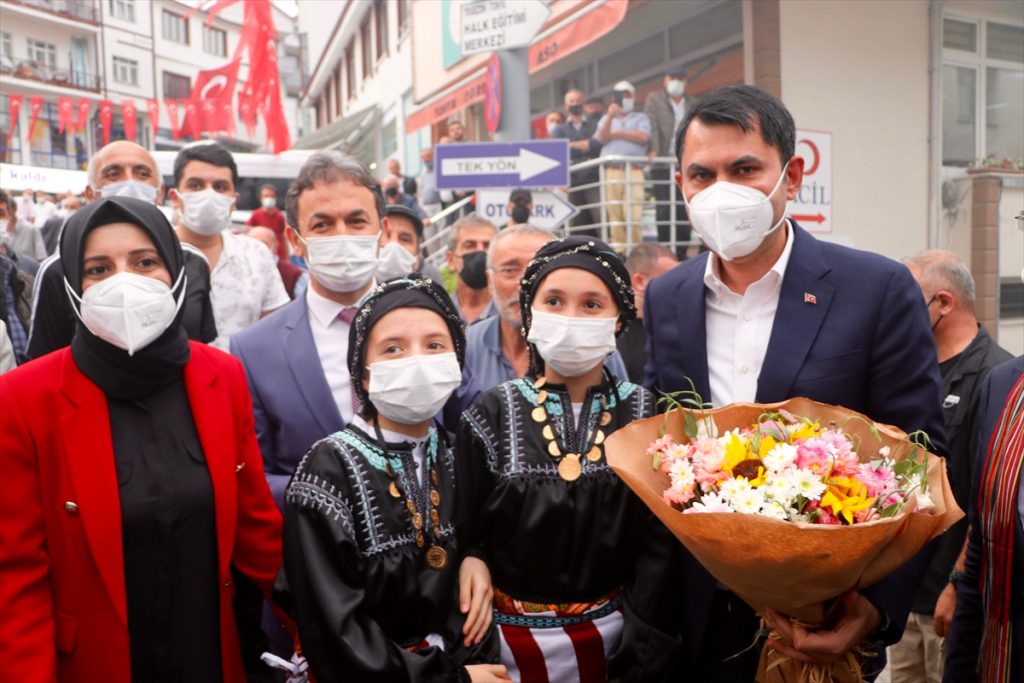 Çevre ve Şehircilik Bakanı Kurum, Trabzon’daki halk buluşmasında konuştu:
