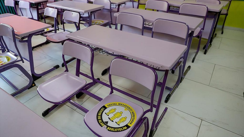 ‘Okullarda Kovid-19 Pozitif Vaka Çıkması Durumunda Yapılması Gereken Uygulamalar Rehberi’ illere gönderildi