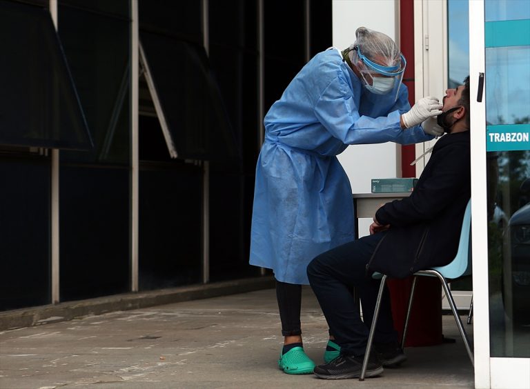 rabzon’da okullar için zorunlu PCR testlerinde 10 kişinin testi pozitif çıktı