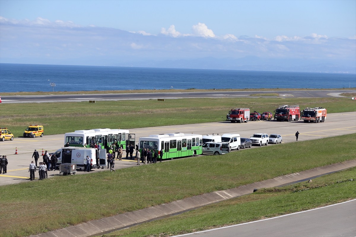 Trabzon Havalimanı pist onarım çalışmaları nedeniyle uçuşlara kapatıldı