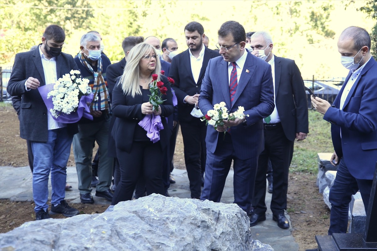İstanbul Büyükşehir Belediye Başkanı İmamoğlu, Özkan Sümer’in mezarını ziyaret etti