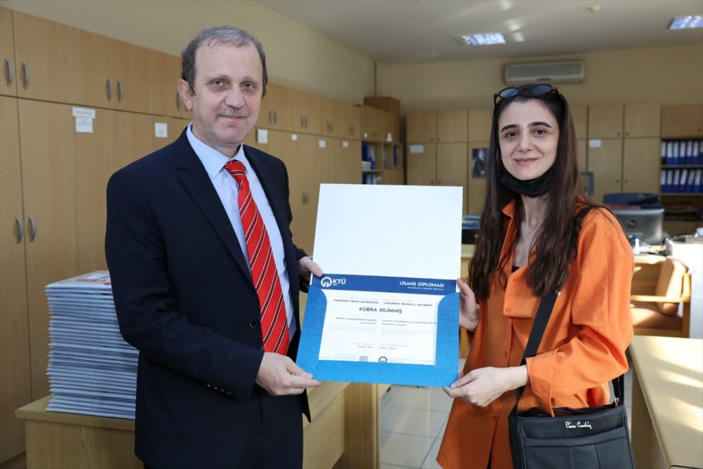KTÜ, mezunlarına diplomalarını kargoyla gönderecek