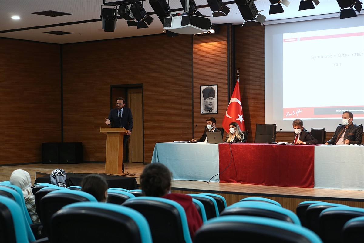 Trabzon’da “Teknoloji Bağımlılığı” konulu panel düzenlendi