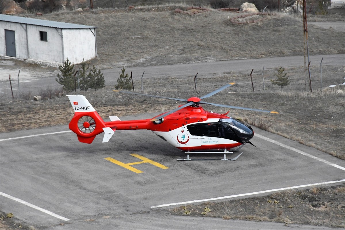 Ambulans helikopter Trabzon’daki entübe hasta için havalandı