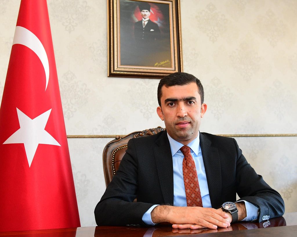 TRABZON MİLLİ EĞİTİM MÜDÜRÜ FETTAHOĞLU’NDAN ‘İSTİKLAL MARŞI’ MESAJI