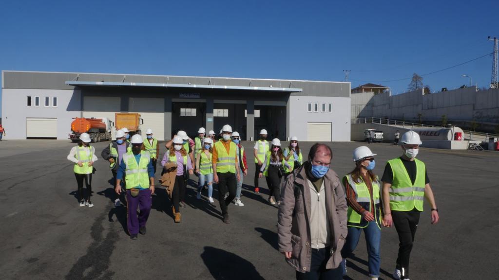 YABANCI ÖĞRENCİLER TRABZON’DAKİ KATI ATIK TESİSİNİ ZİYARET ETTİ