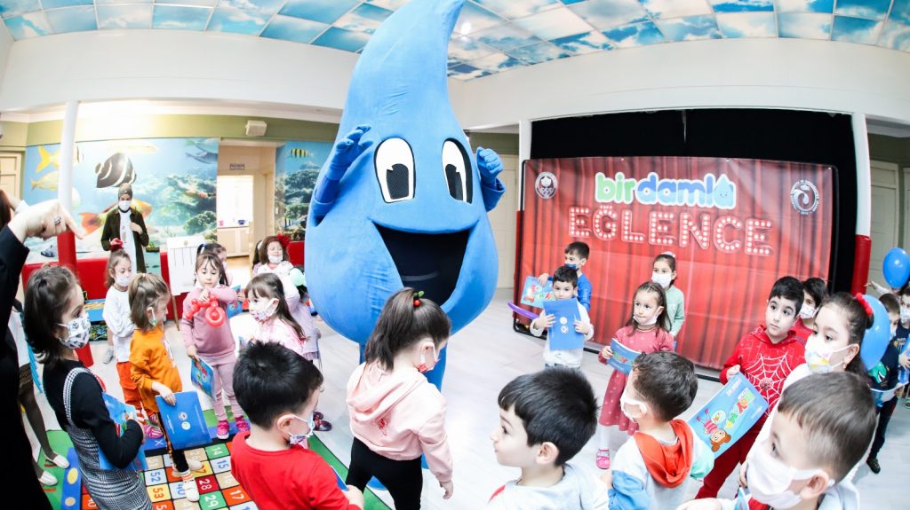 BÜYÜKŞEHİR MİNİKLERE SU BİLİNCİ AŞILIYOR