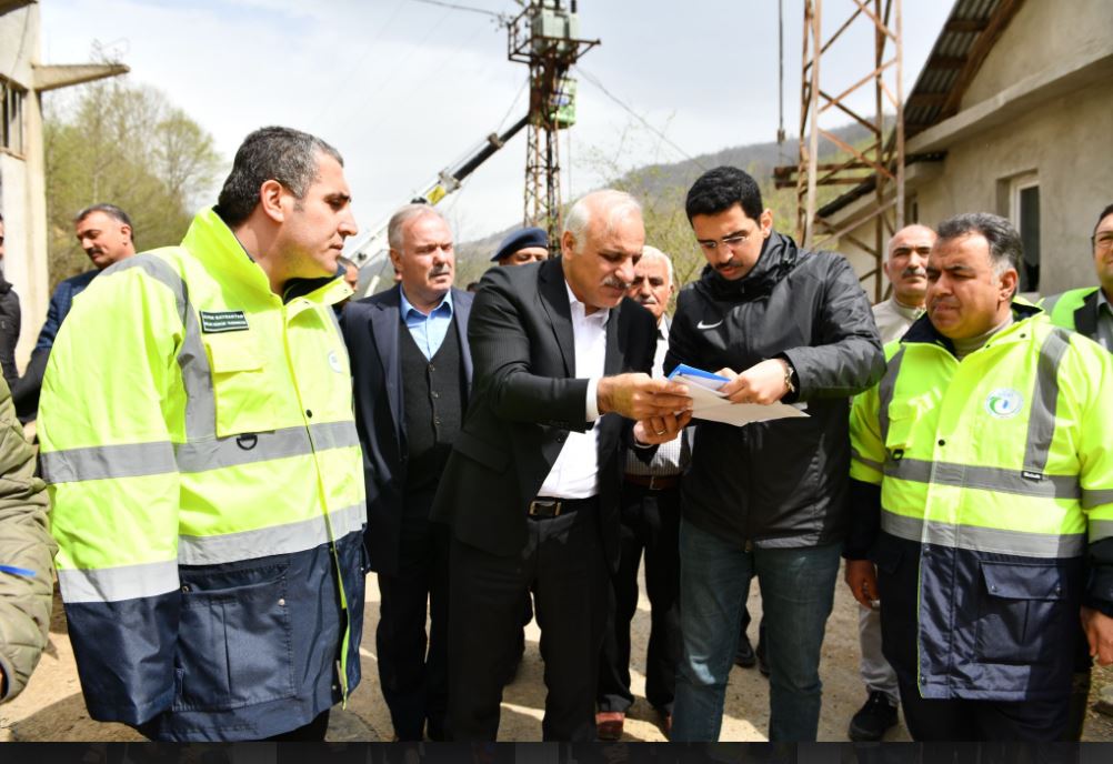 BAŞKAN ZORLUOĞLU HEYELAN BÖLGESİNDE İNCELEMELERDE BULUNDU