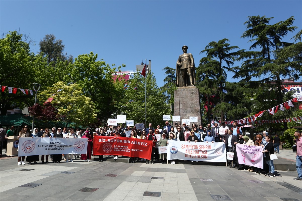 Trabzon’da “Biz Büyük Bir Aileyiz” yürüyüşü yapıldı