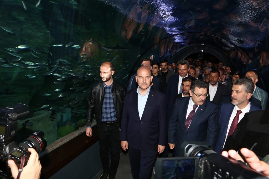 Bakan Soylu, Trabzon’da cami açılışı yaptı, Tünel Akvaryum’u ziyaret etti
