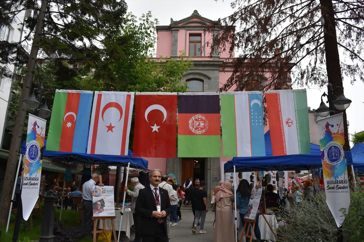 Trabzon’da “12. Uluslararası Sanat Günleri” başladı