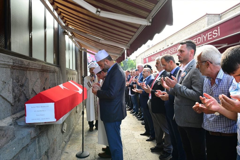 Kore gazisi Bozkurt Trabzon’da son yolculuğuna uğurlandı