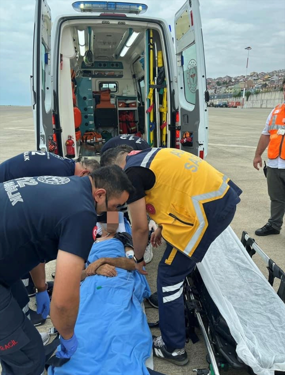 Azerbaycan’da beyin kanaması geçiren Türk hasta ambulans uçakla Trabzon’a getirildi