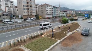 Trabzonlu üreticilerin fındık kurutma mesaisi