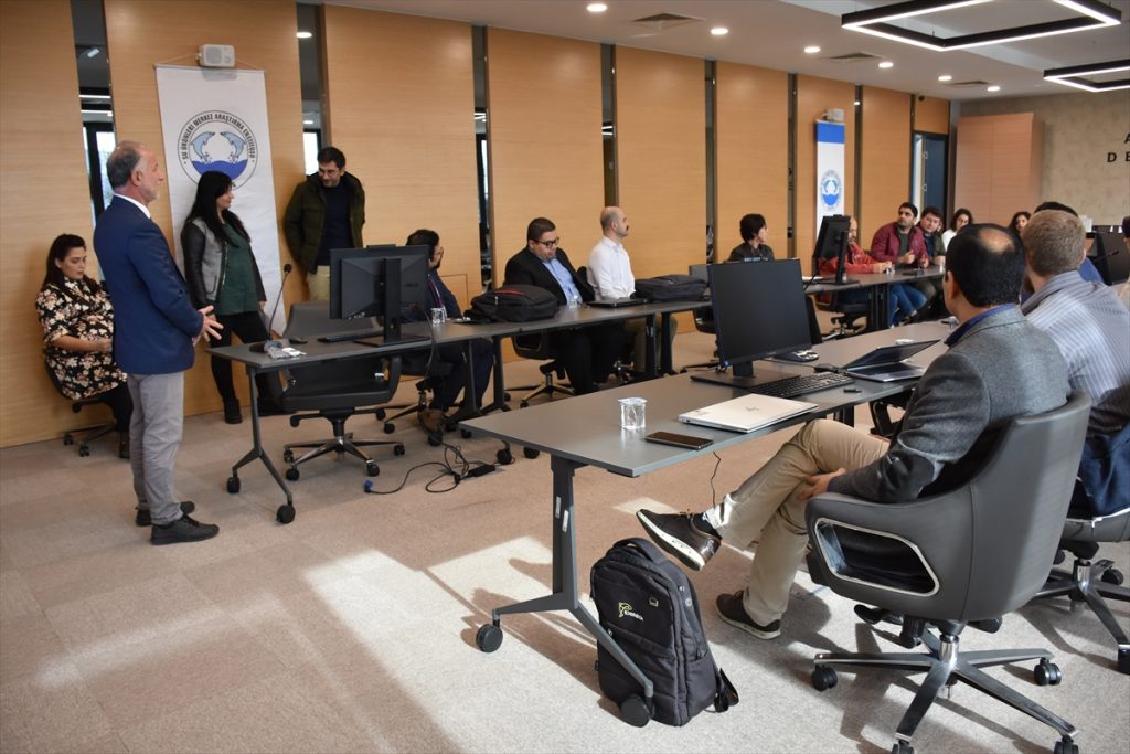 Trabzon’da “Balık Hastalıkları ve Aşı” konusunda düzenlenen eğitim semineri başladı