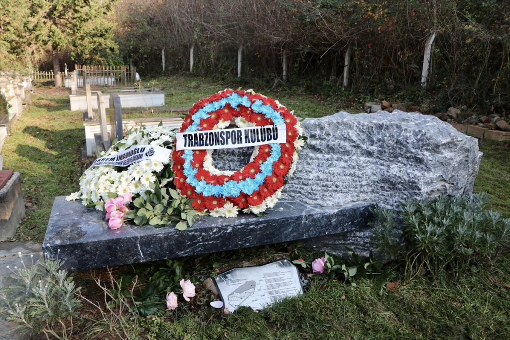 Özkan Sümer, mezarı başında anıldı