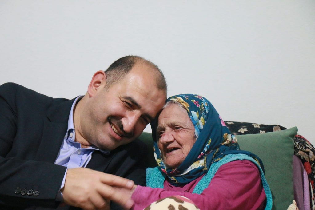 Hane ziyaretleri devam ediyor