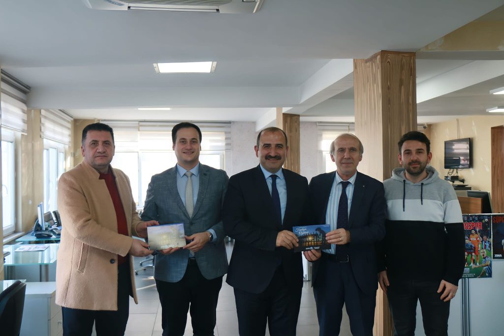 Davetiyeler dağıtılmaya devam ediyor