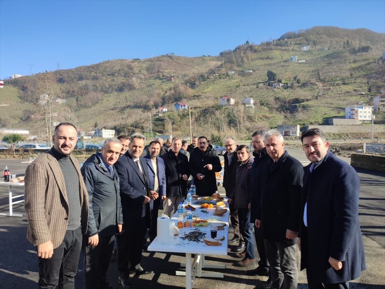 Trabzon’da üniversite öğrencileri “hamsi şenliği”nde buluştu