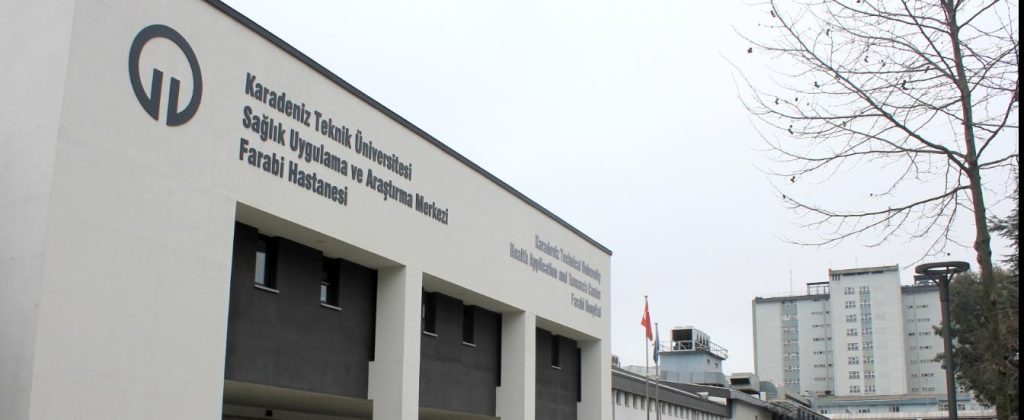 Trabzon’da başörtülü ön hekimin ameliyathaneye girişine izin verilmediği iddiası