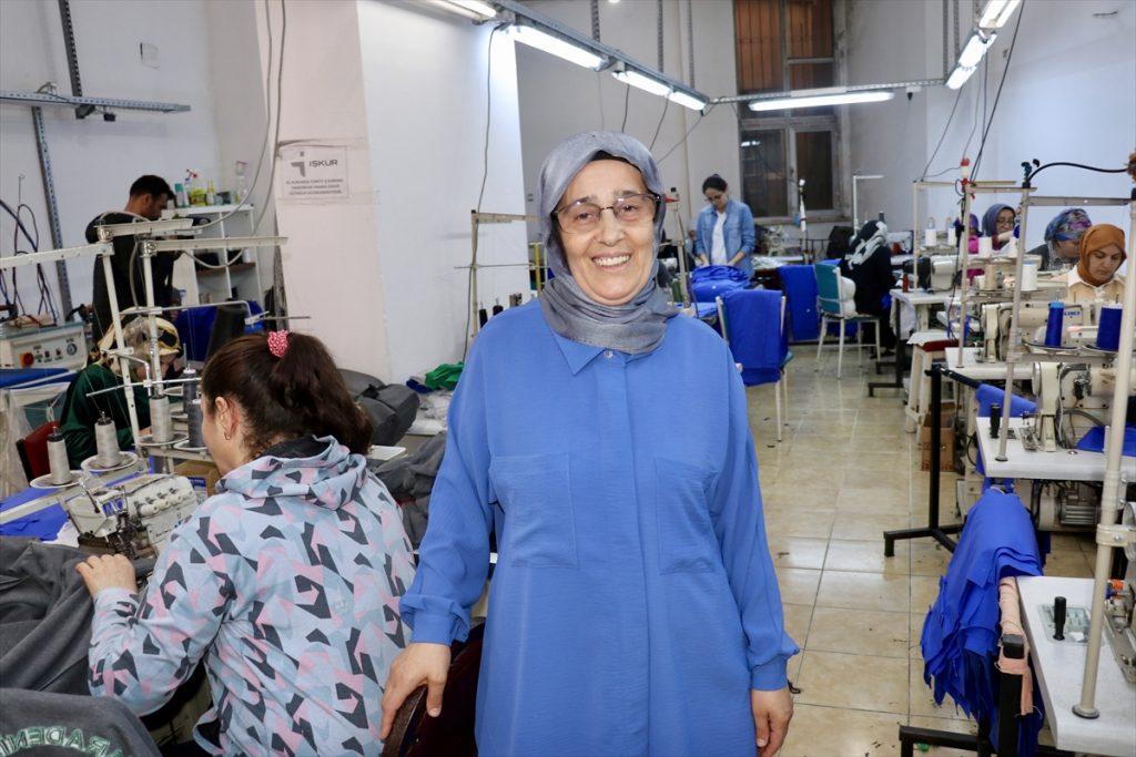 KOSGEB desteğiyle adım attığı tekstil sektöründe 17 kişiyi istihdam ediyor
