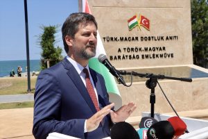 Trabzon’da “Türk-Macar Dostluk Anıtı” törenle açıldı