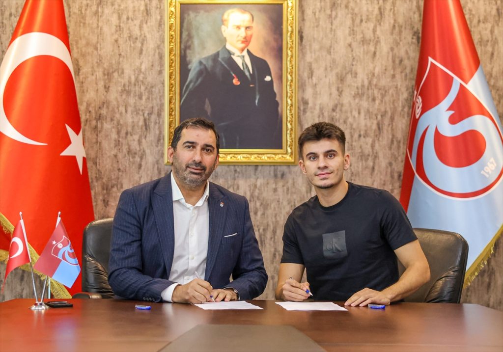 Trabzonspor, genç futbolcusu Süleyman Cebeci’yle sözleşme imzaladı