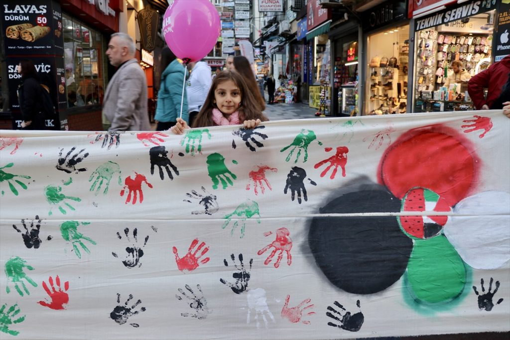 Trabzon’da Filistin’e destek için kurulan “Hayır Çarşısı” etkinliği sona erdi