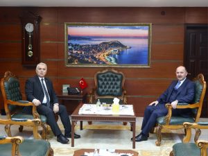 Vali Aziz Yıldırım, Giresun Valisi Mehmet Fatih Serdengeçti’yi ziyaret etti